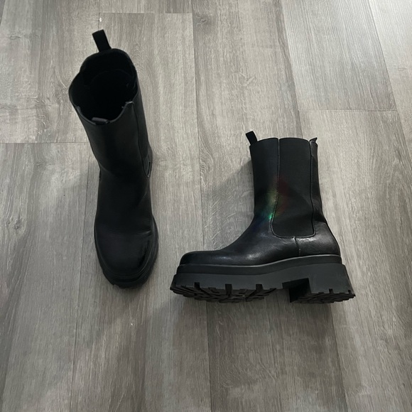 DLG Boots - Picture 3 of 3